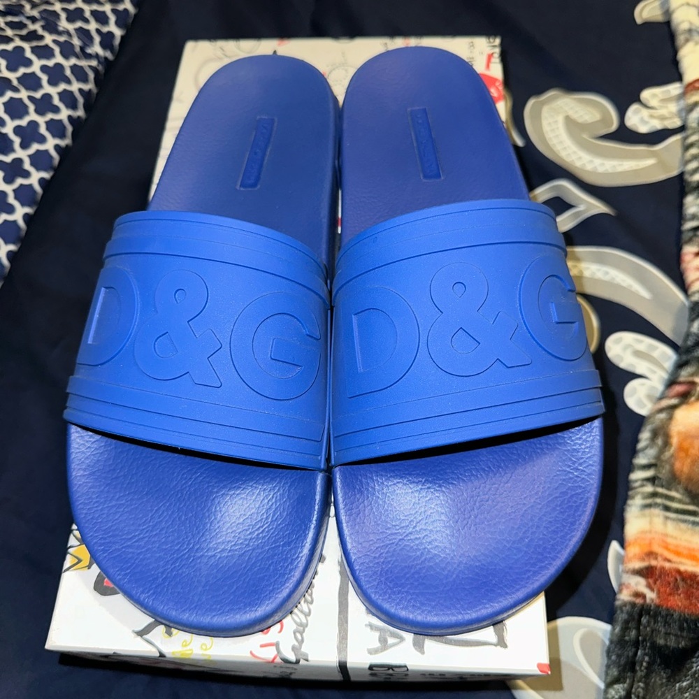 Like New Dolce & Gabbana slides sz 44/11 only wore ONCE